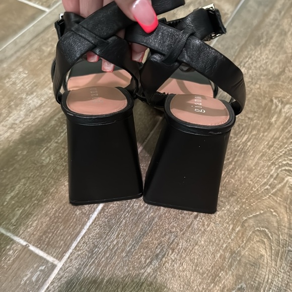 Gianni Bini, the Bexxlie Strappy Square Toe Sandals 8.5 - Picture 3 of 9